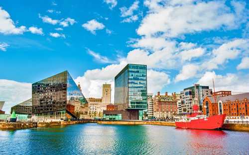 Liverpool waterfront hop-on hop-off bus
