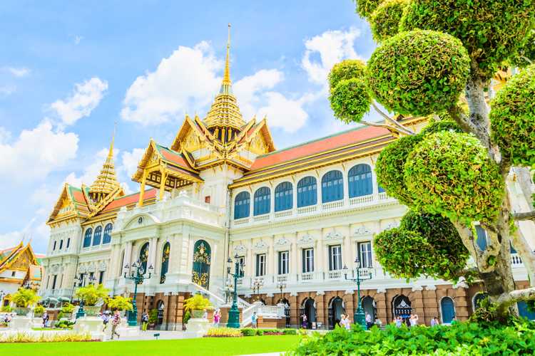 Discover Bangkok with official hop-on hop-off bus tours – Flexible routes, iconic monuments, and panoramic city views 2026